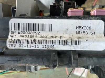 Caja de fusibles Chevrolet HHR 2009-2011 OEM 25803946 20908792 R61854003 GARANTÍA Foto 1 de 3