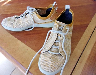 Ladies Merrell yellow Lightweight lace-up Shoe J001010 women sz 6.5 - Image 1 of 4