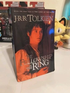 The Fellowship of the Ring (The Lord of the Rings, Part 1) - Paperback - GOOD - Bild 1 von 3