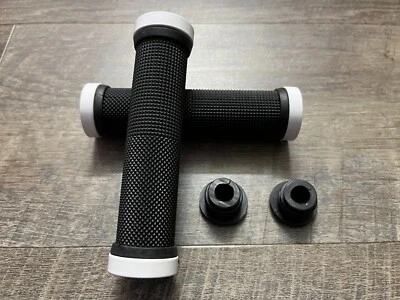 Par de empuñaduras ergonómicas antideslizantes de goma para manillar de bicicleta de carretera de montaña Foto 1 de 4