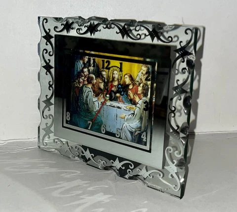 VINTAGE 5.5” X 4.5” GLASS MIRRORED THE LAST SUPPER RELIGIOUS SHELF DESK CLOCK Cover
