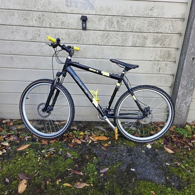 Carrera Kraken SE Mountain Bike Black Yellow. M/L Frame - Image 1 of 4