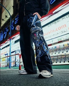 Young LA YU-GI-OH Sweats Size M BLUE EYES - Picture 1 of 3
