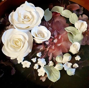 Zuckerrosen Zuckerblumen Tortendeko Box Hochzeit, Taufe,Geburtstag WEIß - Bild 1 von 6