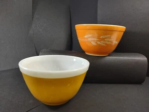 Pyrex 401 Bowls Autumn Harvest Wheat Orange and Yellow White Rim Vintage 1970s - Picture 1 of 13