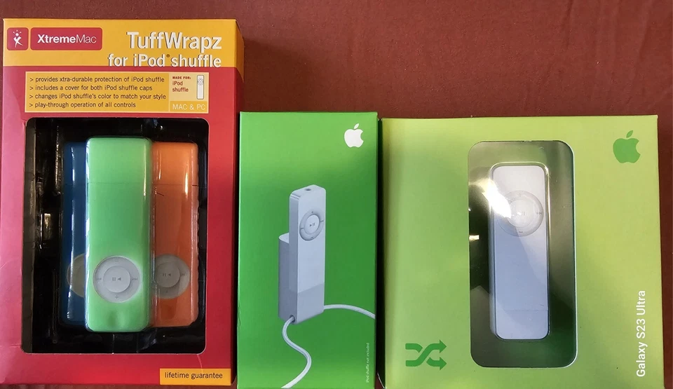 Apple iPod shuffle 1st Generation White (512 MB) & Accessories  - Image 1 of 1