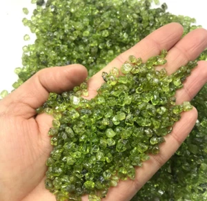 100g Natural Peridot Olivine Quartz Crystal Stone Green Rock Chip Healing Gravel - Picture 1 of 4