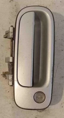 Toyota Camry 1993 manija de puerta exterior delantera derecha usada OEM Foto 1 de 2