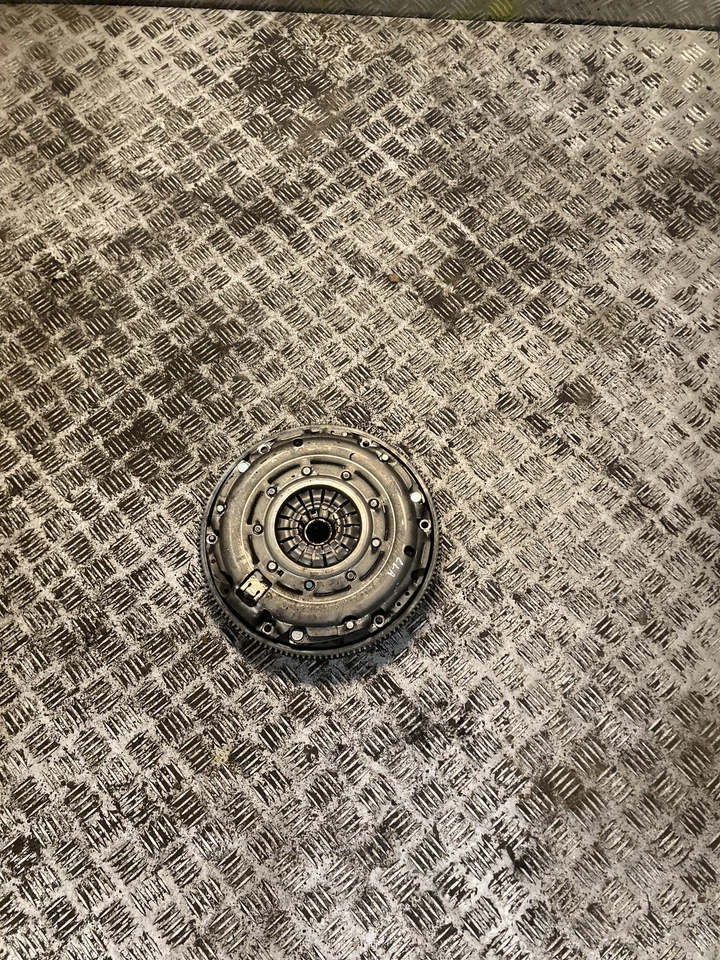 Kit embrague volante mercedes-benz cla 180 c117 2700300205 1.6 gasolina Foto 1 de 4