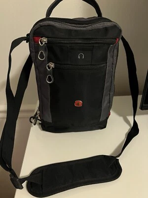 SWISSGEAR SA1092 VERTICAL BOARDING BAG ADJUSTABLE STRAP ONESIZE BLACK/GRAY - Image 1 of 4