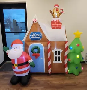 7,2 Fuß B x 7 Fuß H Weihnachten Aufblasbares Lebkuchenhaus mit Weihnachtsmann... - Bild 1 von 8