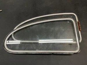 AirCooled Type 1 Rear Quarter Pop Out Glass Set 65-77 #30 - Picture 1 of 3
