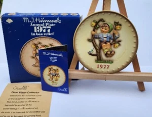 Vintage M.J. Hummel 1977 Annual Plate #270 West Germany NOS boy in Apple tree - Picture 1 of 2