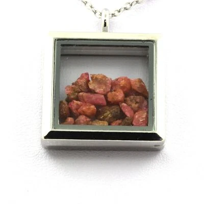 Pietre E Minerali. Collana Spinello Grezzo. Modello Quadrato. Colore Argento. - Immagine 1 di 3