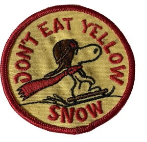 Patch - The Red Baron - SNOOPY SAYS - Don't Eat Yellow Snow - Vintage 3 inch - Bild 1 von 3
