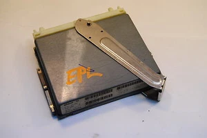 Volvo 850 ECU ECM Bosch Engine Computer 0261203077 1996-1997 - Picture 1 of 2