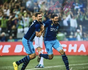 LAMAR NEAGLE SIGNED SEATTLE SOUNDERS FC 8X10 MLS SOCCER AUTOGRAPHED AUTO - Picture 1 of 2