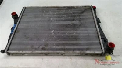 2004 BMW 325i Radiator AT Foto 1 de 4