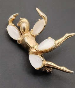 TRIFARI Alfred Philippe Petalettes Glass Male Ballet Dancer Brooch Pin 50's - Picture 1 of 4