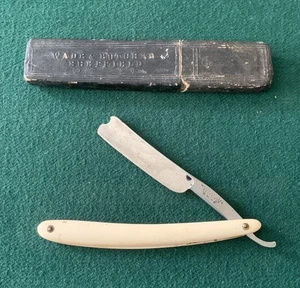 Vintage WADE & BUTCHER Straight Razor, 5/8”, Solingen Germany w/ Box - Picture 1 of 15