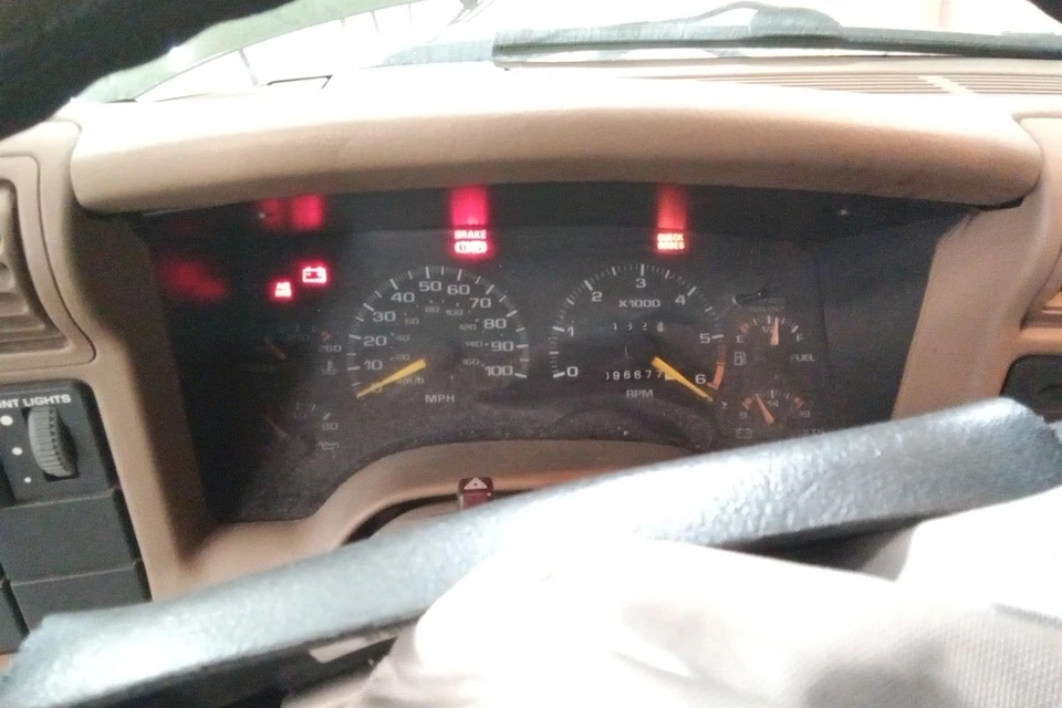 S10/Sonoma 1997 equipo original velocímetro calibre clúster 96 k millas Chevrolet/GMC Foto 1 de 4