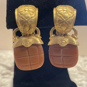Pendientes de clip colgantes vintage modernistas etruscos martillados tono dorado - Imagen 1 de 14