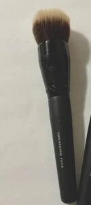 2 bareMinerals Smoothing Face Brush /unbox - Picture 1 of 1