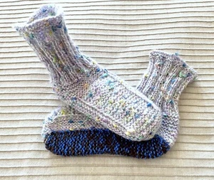 Selbstgestrickte dicke Kuschel- Socken, Puschen / Sofasocken Gr. 38-39 - Bild 1 von 5