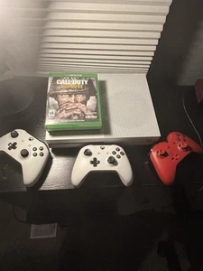 Xbox One S Bundle - 3 Controllers + 4 Games - Great Condition - Picture 1 of 18