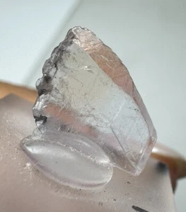 MAGNESIOAXINIT Kristall (0,35gr) Roh Magnesio Axinit / Mg Axinite Crystal #73 - Picture 1 of 5