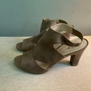 LIFE STRIDE: CARA Peep Toe Slingback Sandal Microsuede SIZE 7M SO PRETTY! - Picture 1 of 15