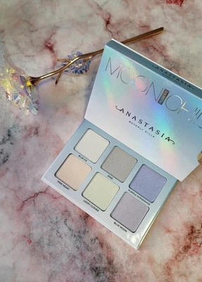 ANASTASIA BEVERLY HILLS MOONCHILD GLOW KIT METALLIC POWDER HIGHLIGHTER PALETTE - Image 1 of 3