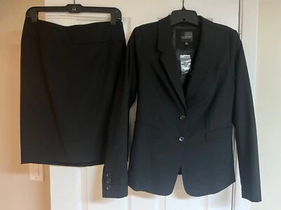 Traje negro profesional para mujer Foto 1 de 2