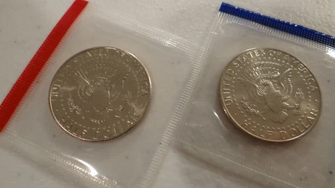 2005 P&D Kennedy Half Dollar 2-Coin Set (In Mint Cello/Plastic) BU Satin Finish Cover