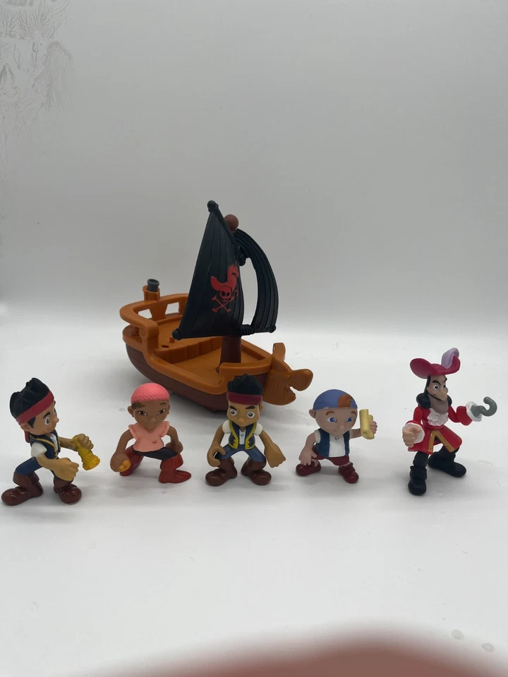 Mattel Disney Jake y los Piratas del País de Nunca Jamás Juguete Lote Barco Figuras Juego 8 Piezas Foto 1 de 1