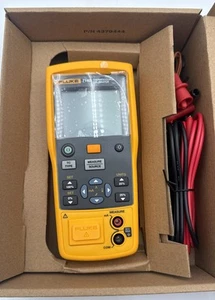 Fluke 714B Thermocouple Temperature Calibrator - Picture 1 of 3