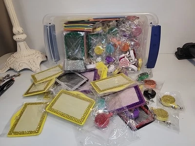 Lote a granel 50 soportes de identificación con 50 carretes de insignia con clip multicolor bling trabajo escuela  - Imagen 1 de 4