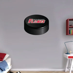 Calgary Flames Hockey Puck NHL Slogan Logo Kunst Wanddekor Aufkleber - 12" oder 25" - Bild 1 von 1