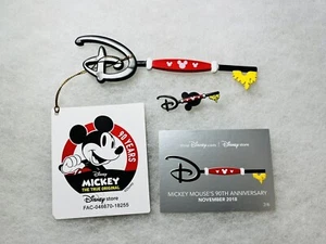 Disney Key, Mystery Pin and Key Card - Mickey Mouse The True Original 90 Years - Picture 1 of 8