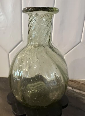 Colonial National Park Twisted Colonial Green Hand Blown Glass Bud Vase EUC - Image 1 of 4