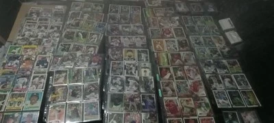 Лот бейсбольных карточек. От винтажного до современного. 555+ карточек 1975-2023 лоты членов Зала славы и дебютантов - Изображение 1 из 4