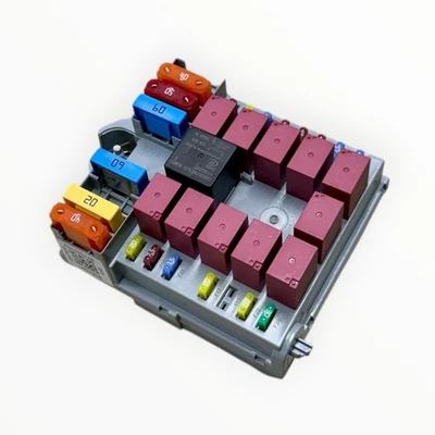 14-22 RAM PROMASTER 1500 2500 3500 INTELLIGENT POWER CENTER OEM MOPAR 68305537AB - Image 1 of 4