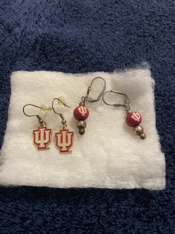 IU Hoosiers Indiana University Set of 2 Earrings Basketball NCAA Championship Cover