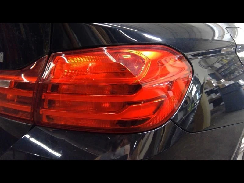Cuarto de luz trasera de pasajero montado en panel para BMW M4 1450087 15-17 Foto 1 de 4