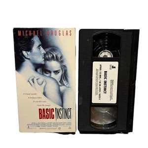 Basic Instinct VHS 1992 Michael Douglas Sharon Stone V9 - Picture 1 of 2