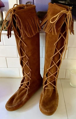 Minnetonka 1422 Leather Moccasins Tall Fringe Suede Boho Lace Up Boots Size 10 - Image 1 of 4