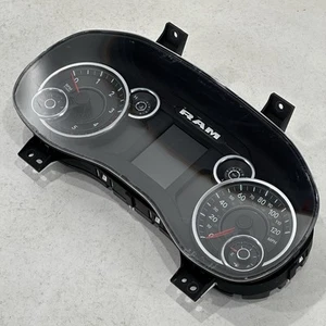 ✅2021-2024 DODGE RAM 2500 3500 SPEEDOMETER GAUGE CLUSTER 6.7L 68628476AB OEM - Foto 1 di 10