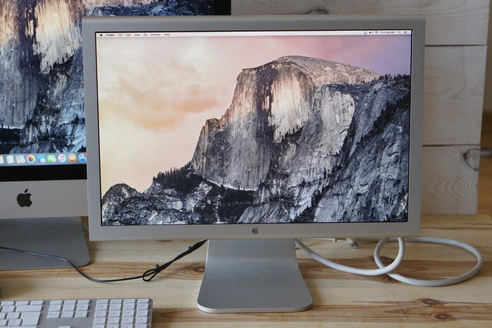 Apple Cinema Display 20 inch LCD Monitor - Silber - Bild 1 von 4