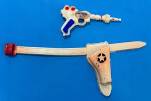1966 Vintage IDEAL Captain Action CAPTAIN AMERICA Pistol & Holster - Parts LOT - Picture 1 of 4