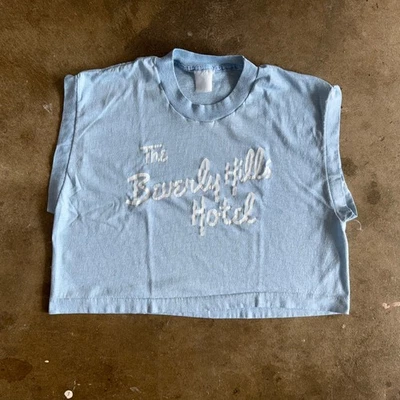 VINTAGE 80s THE BEVERLY HILLS HOTEL GIFT SHOP CROP TOP MUSCLE T-SHIRT SZ S - Image 1 of 4